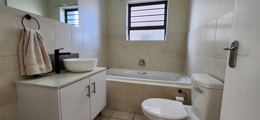 To Let 2 Bedroom Property for Rent in Vredekloof East Western Cape